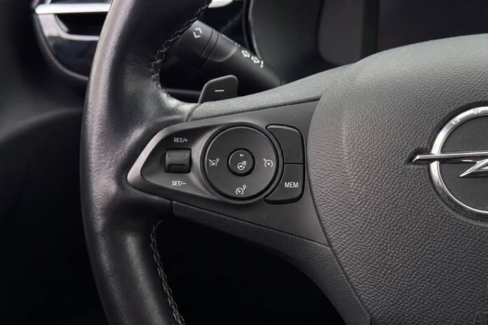Rød Opel Corsa fra 2023