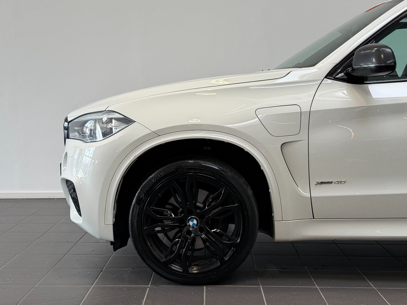 Hvid BMW X5 fra 2015