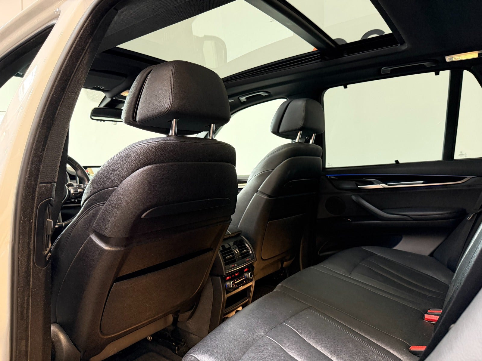 Hvid BMW X5 fra 2015