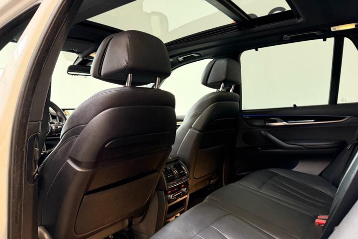 Hvid BMW X5 fra 2015