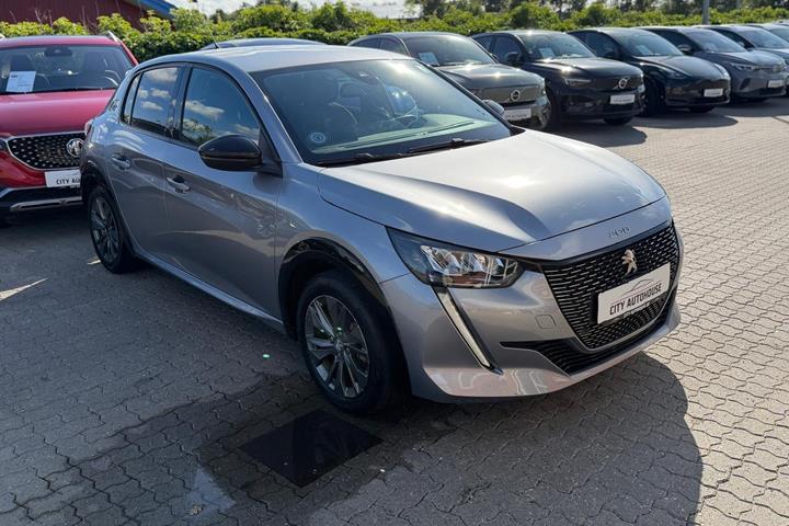 Sølv Peugeot e-208 fra 2022