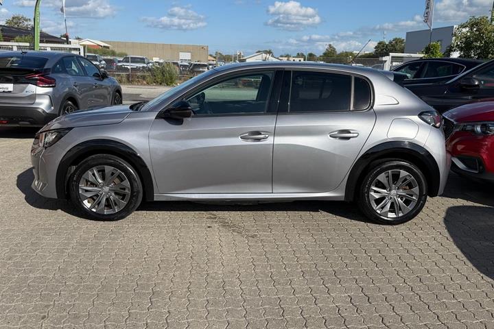 Sølv Peugeot e-208 fra 2022