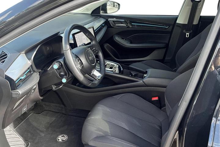 Sort MG MG5 fra 2024