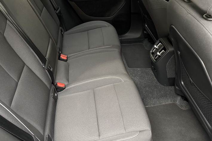 Blå Volvo XC40 fra 2023
