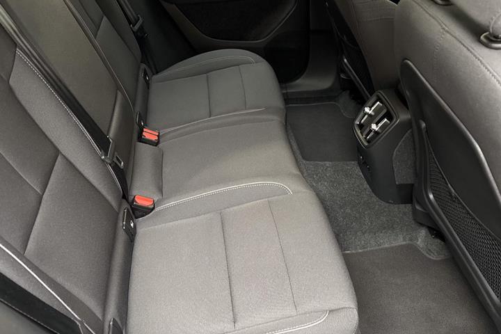 Blå Volvo XC40 fra 2023