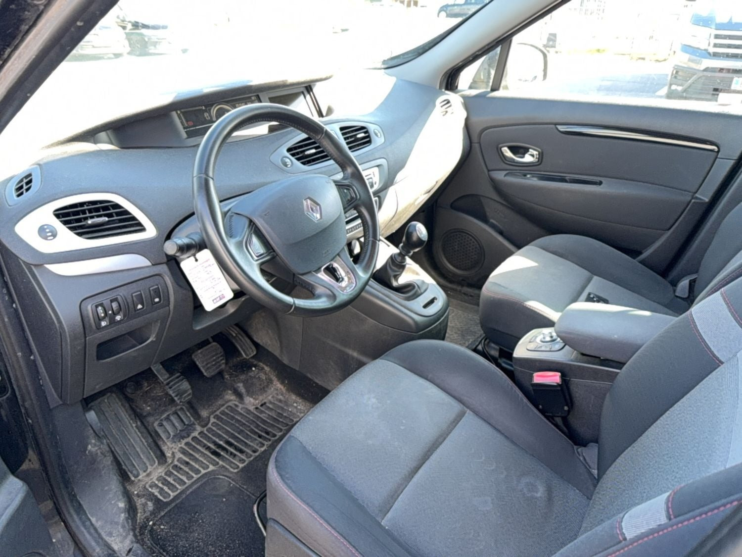 Sort Renault Grand Scenic III fra 2014
