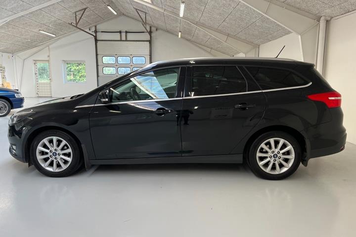 Sort Ford Focus fra 2017