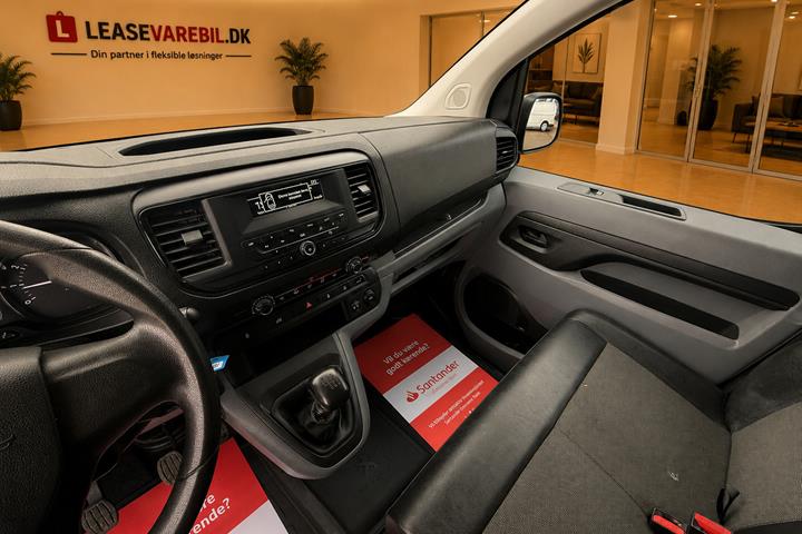 Hvid Peugeot Expert fra 2021