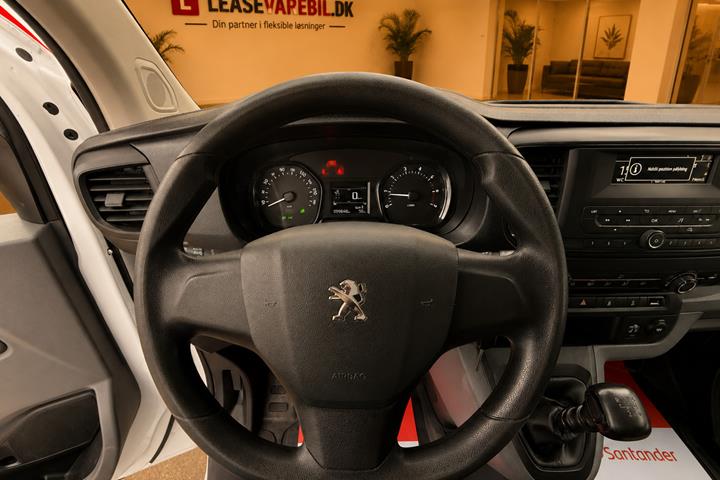 Hvid Peugeot Expert fra 2021