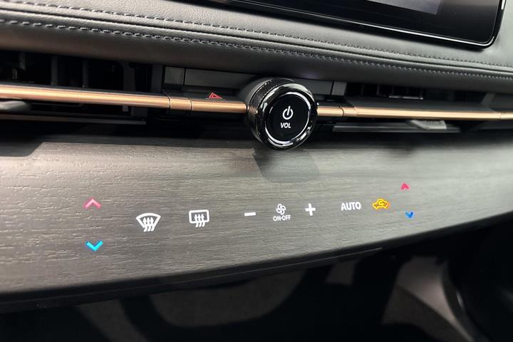Sort Nissan Ariya fra 2024