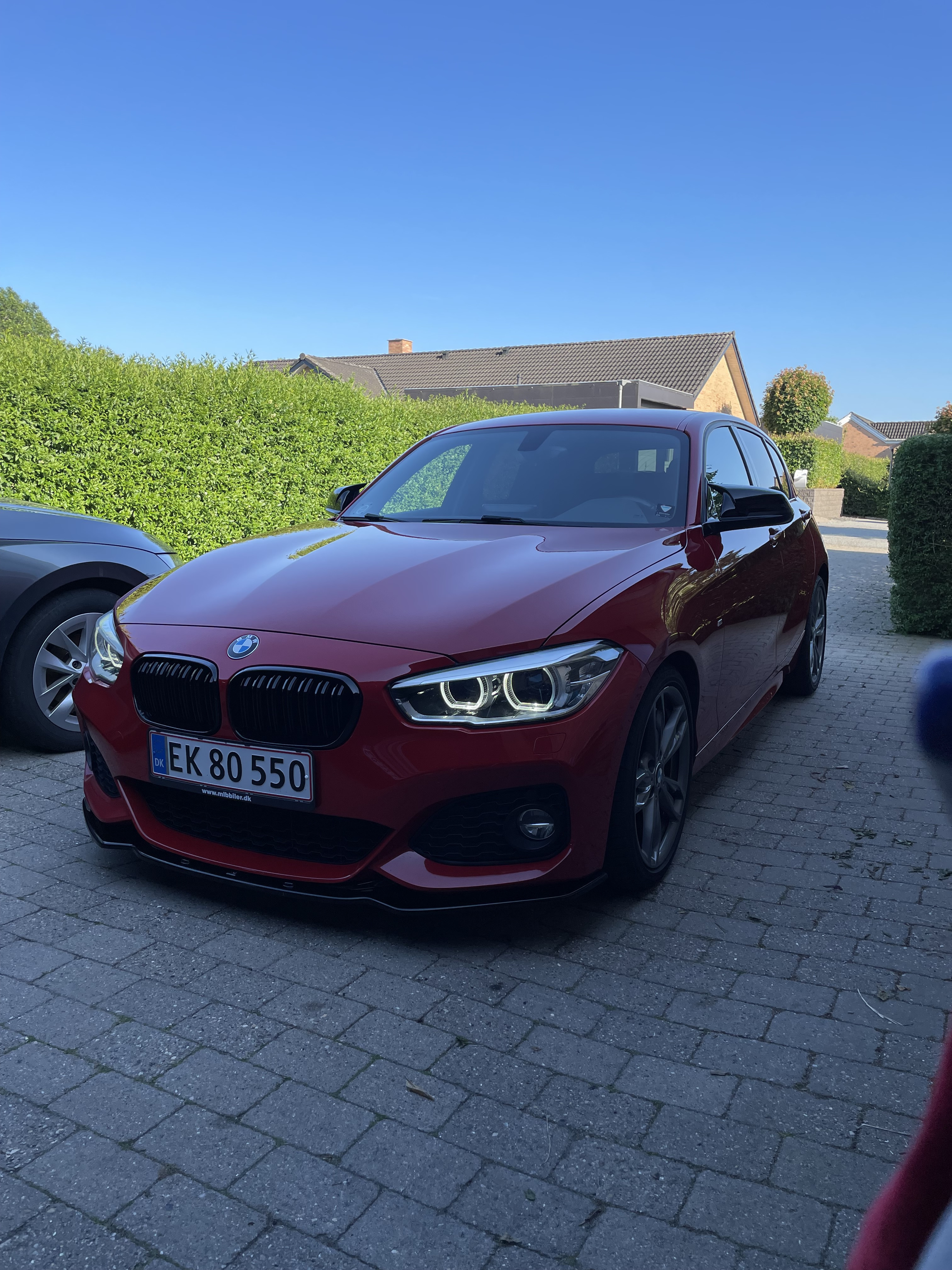 Rød BMW 1-Serie fra 2019
