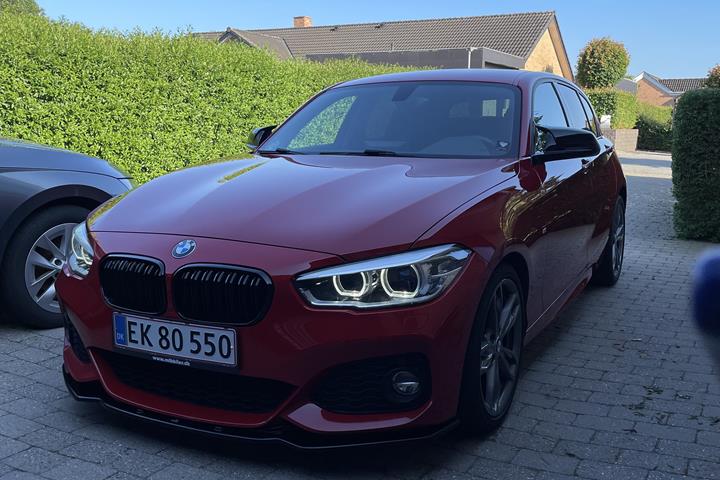Rød BMW 1-Serie fra 2019