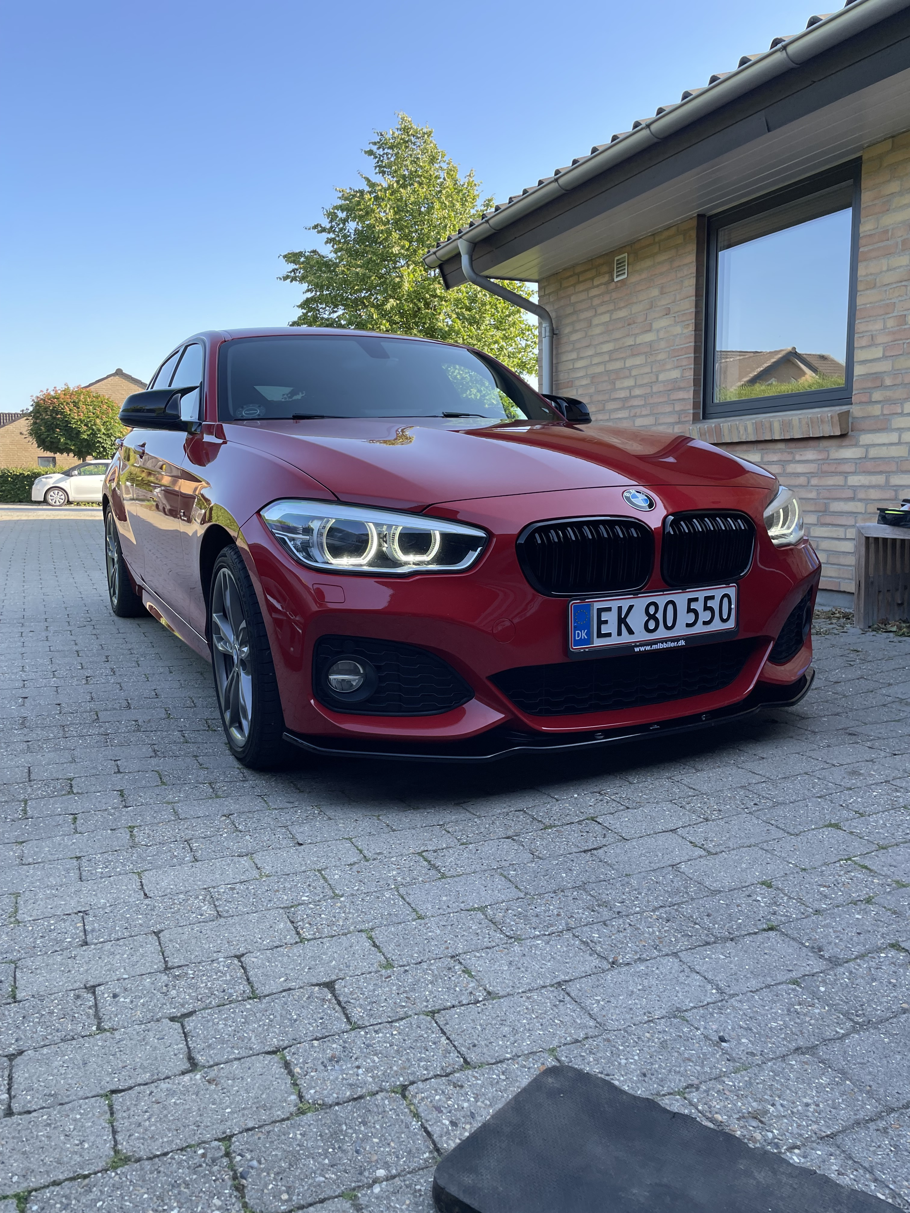 Rød BMW 1-Serie fra 2019