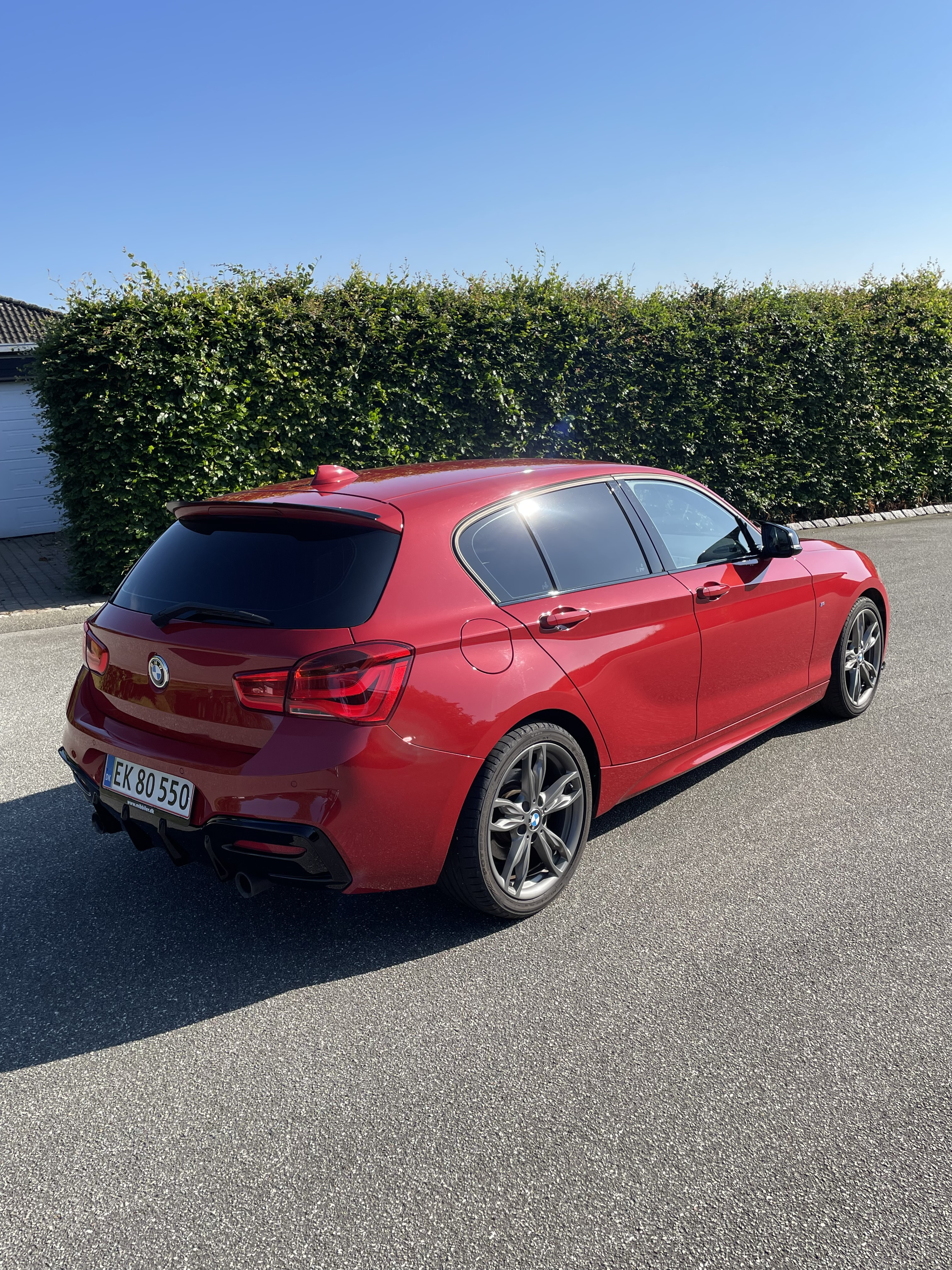 Rød BMW 1-Serie fra 2019