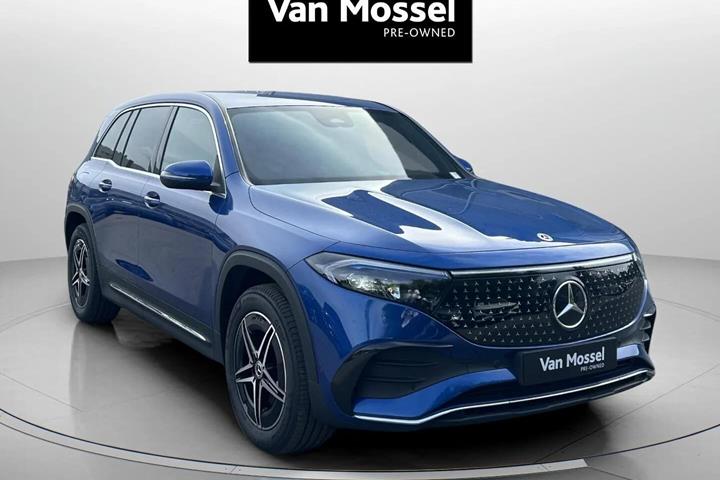 Blå Mercedes EQB 250+ fra 2025
