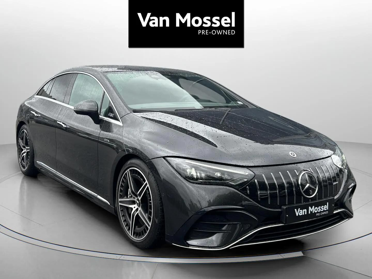 Grå Mercedes EQE 43 AMG fra 2023