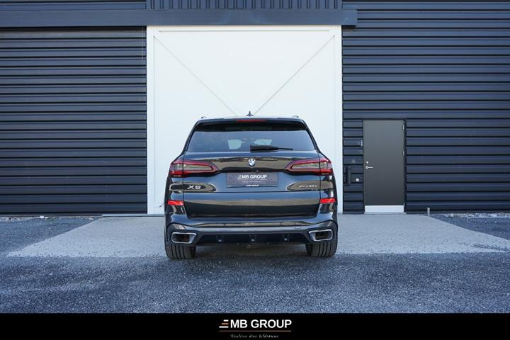 Sort BMW X5 fra 2021