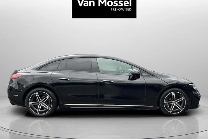 Sort Mercedes EQE 350 fra 2024