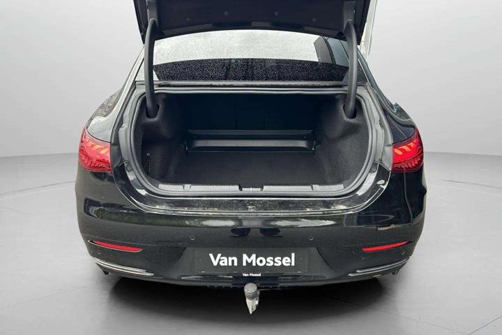 Sort Mercedes EQE 350 fra 2024
