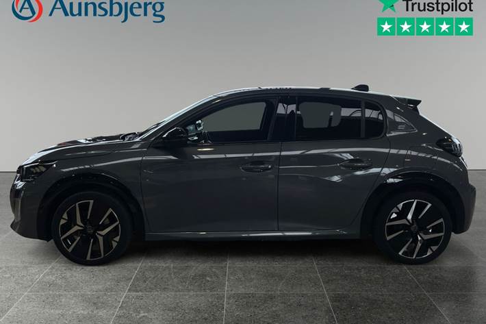 Grå Peugeot e-208 fra 2025