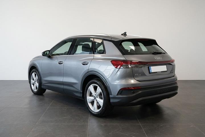 Grå Audi Q4 fra 2022