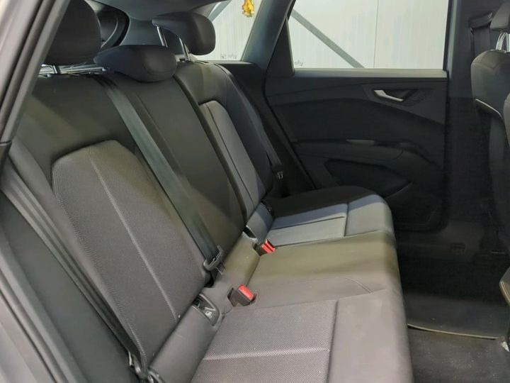 Grå Audi Q4 fra 2022