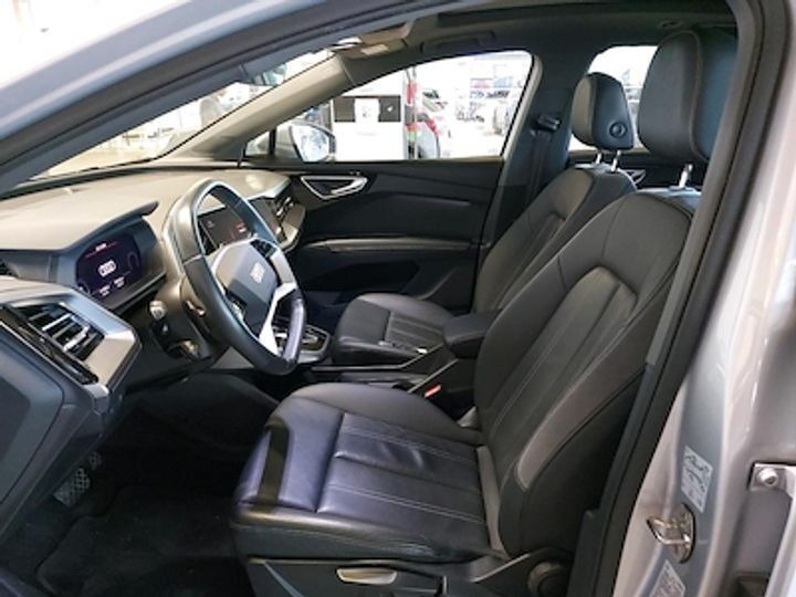 Sølv Audi Q4 fra 2023
