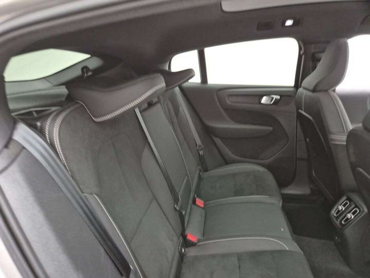 Grå Volvo C40 fra 2022