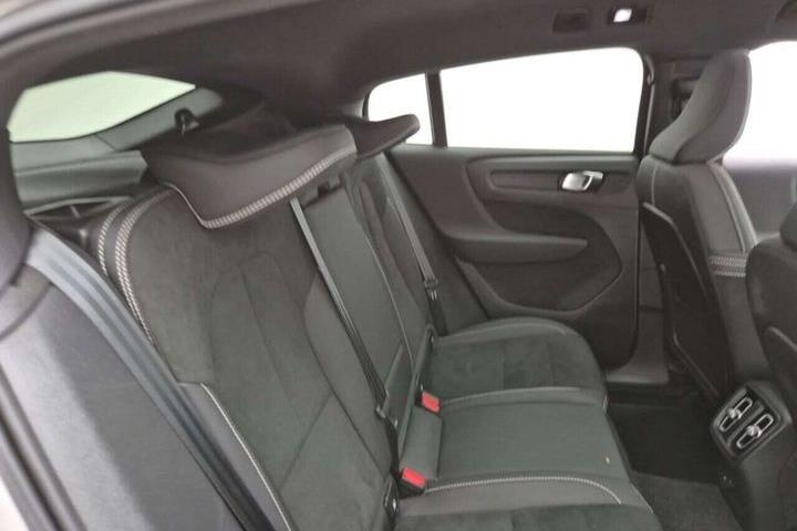 Grå Volvo C40 fra 2022