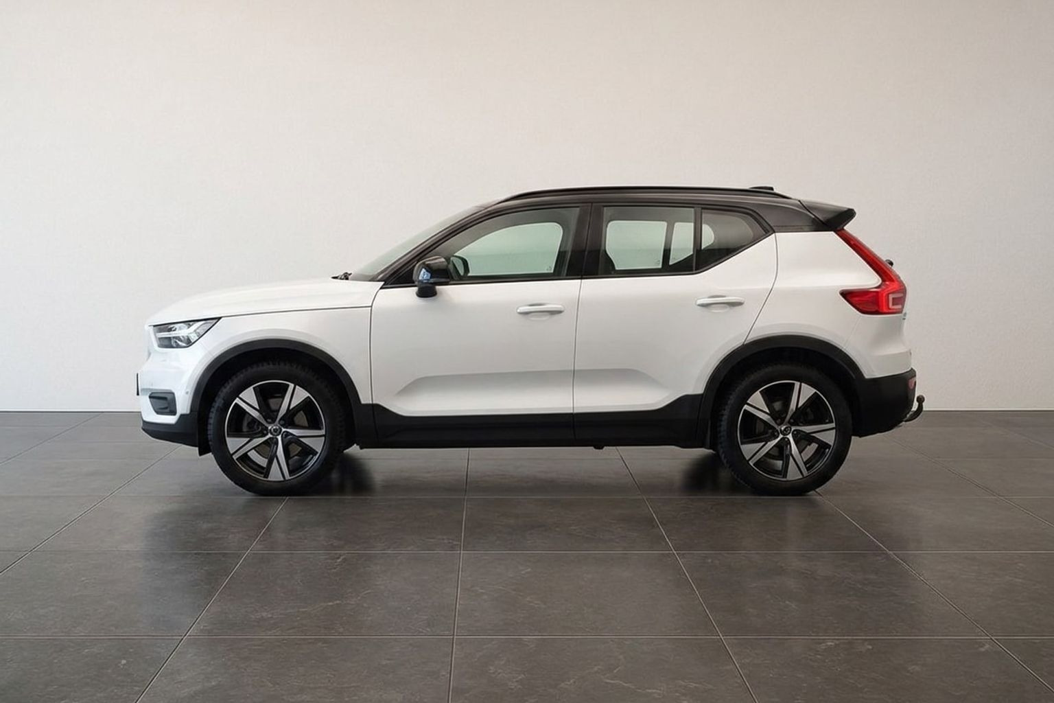 Hvid Volvo XC40 fra 2021