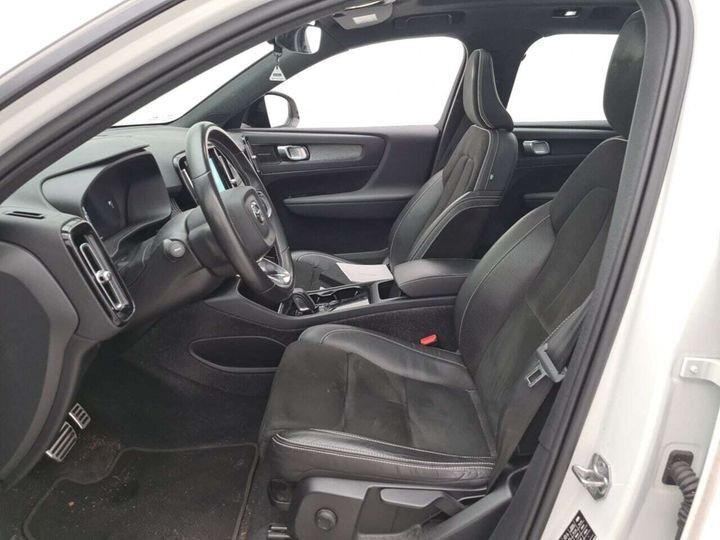 Hvid Volvo XC40 fra 2021
