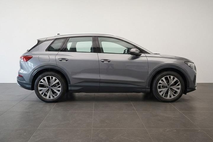 Grå Audi Q4 fra 2022