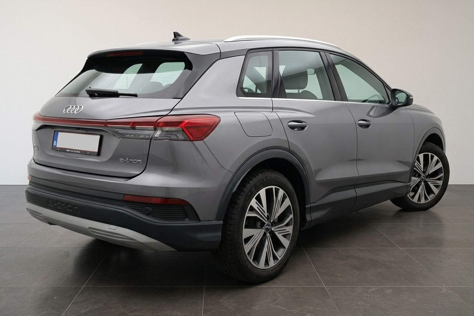 Grå Audi Q4 fra 2022