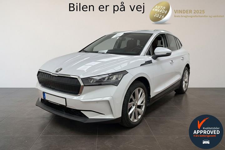 Hvid Skoda Enyaq fra 2022 set udefra