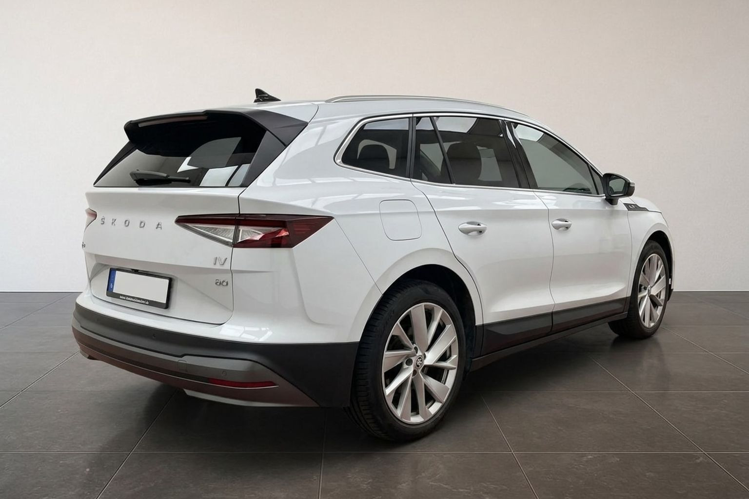 Hvid Skoda Enyaq fra 2022
