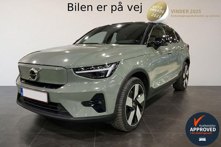 Grøn Volvo C40 fra 2022 set udefra