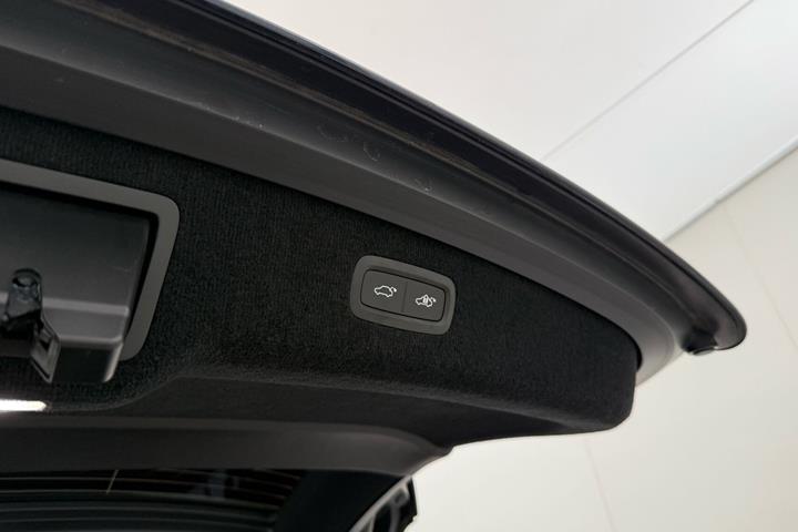 Blå Polestar 3 fra 2025