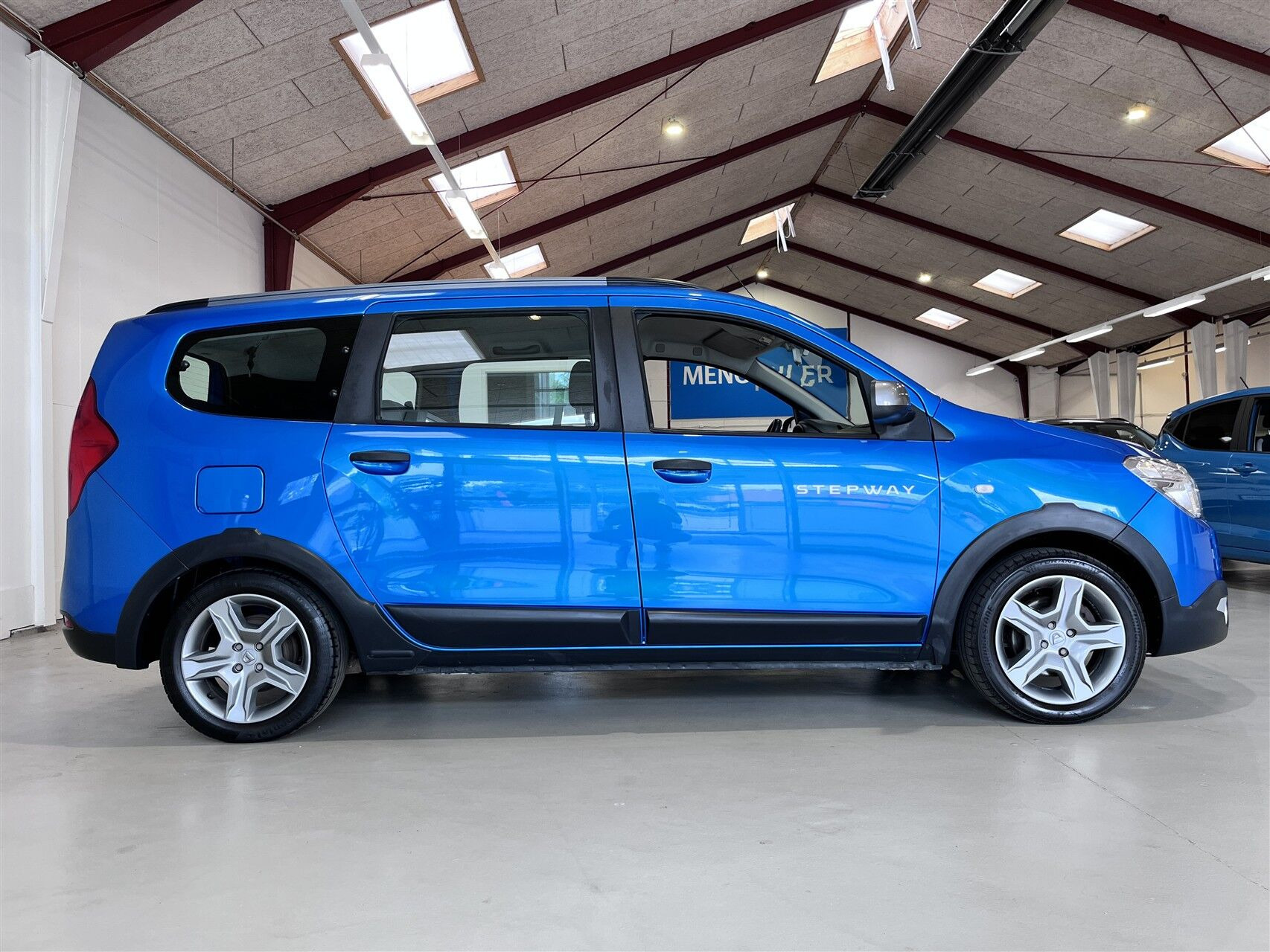 Blå Dacia Lodgy fra 2019