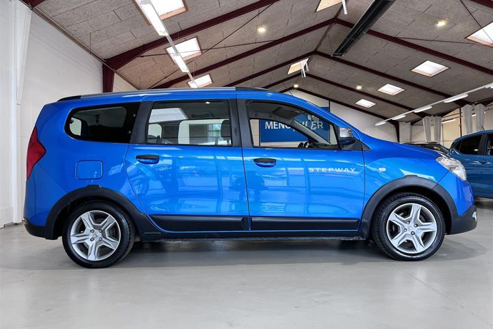 Blå Dacia Lodgy fra 2019