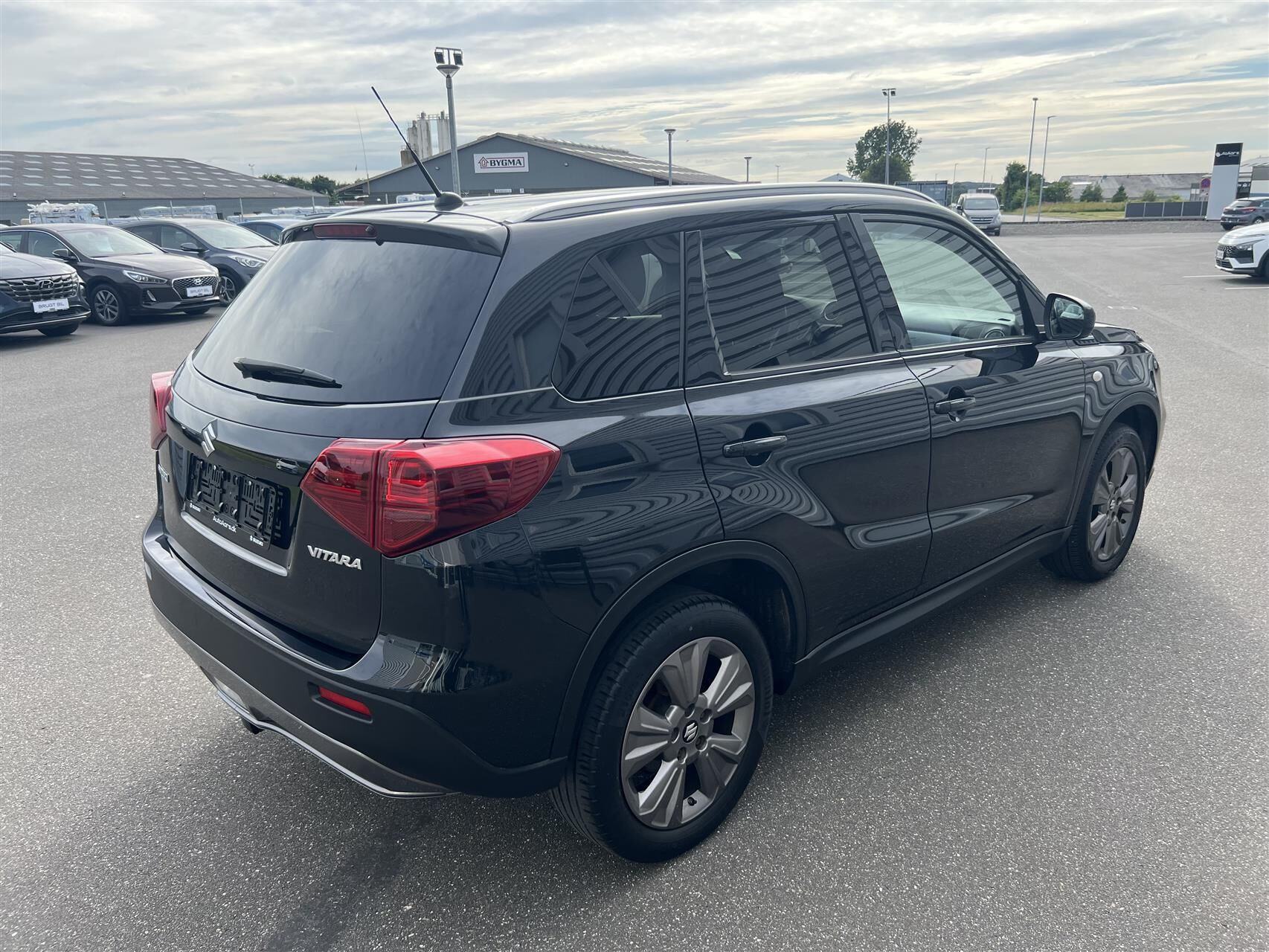 Sort Suzuki Vitara fra 2019