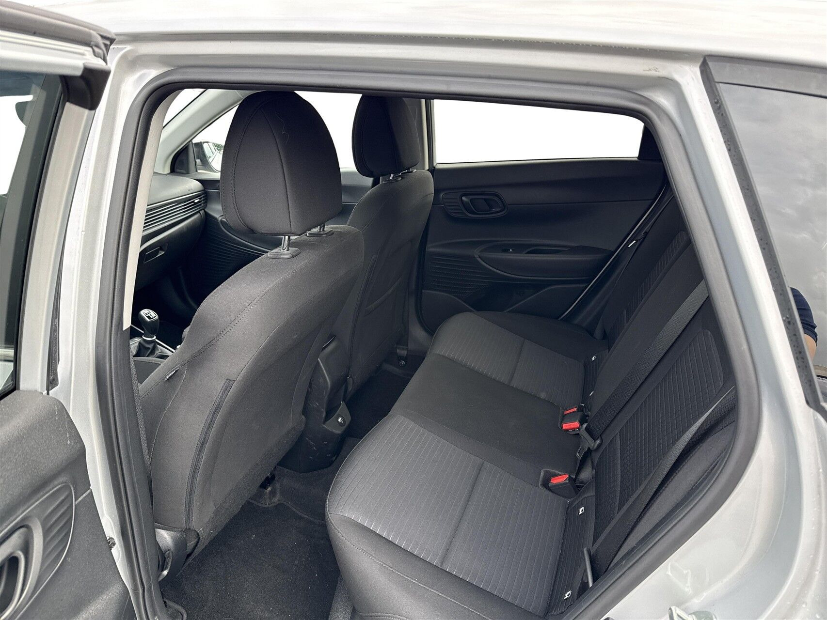 Sølv Hyundai i20 fra 2023