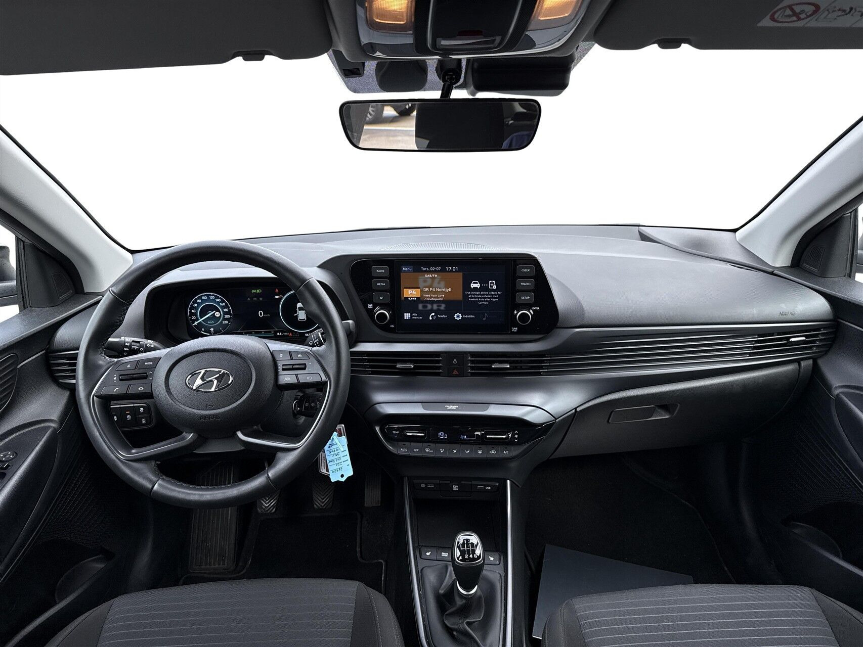 Sølv Hyundai i20 fra 2023
