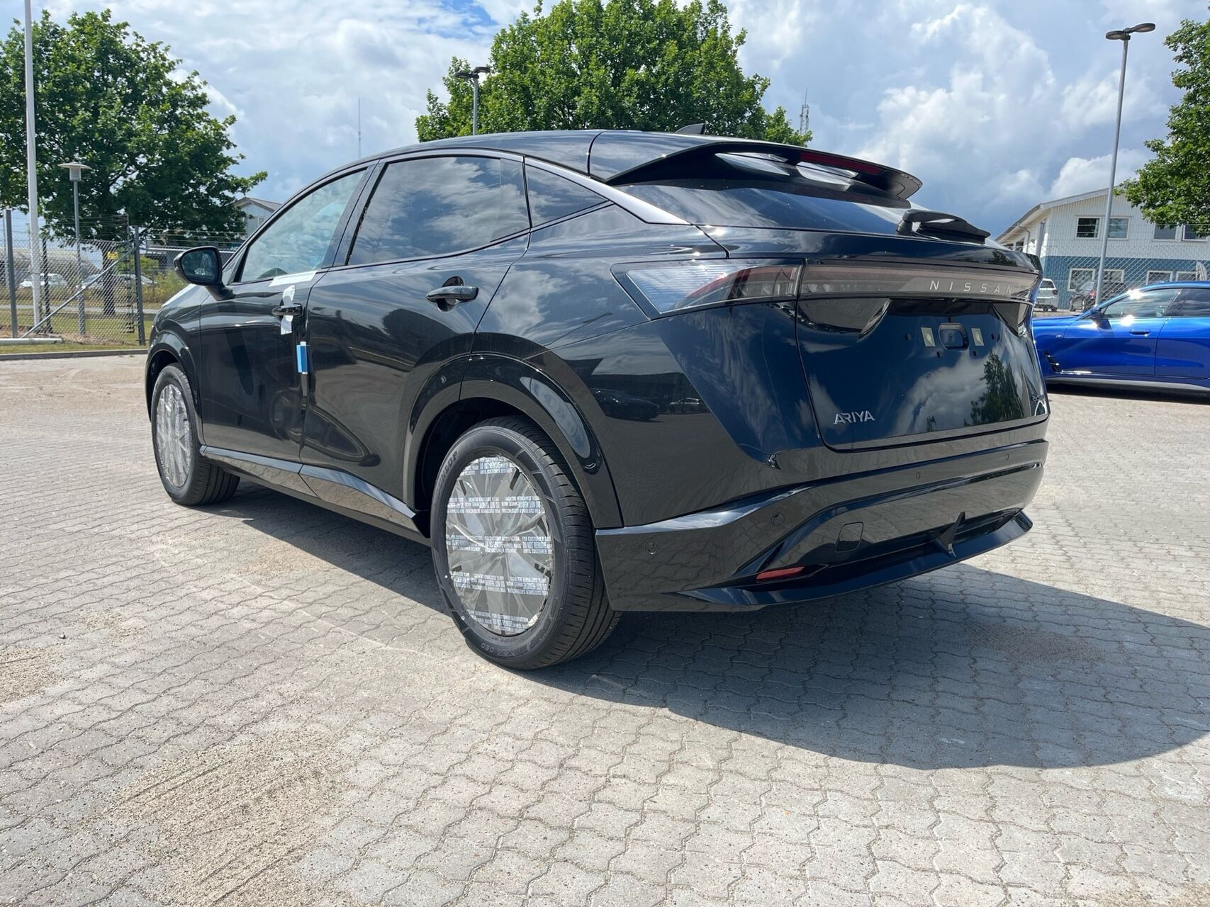 Sort Nissan Ariya fra 2026
