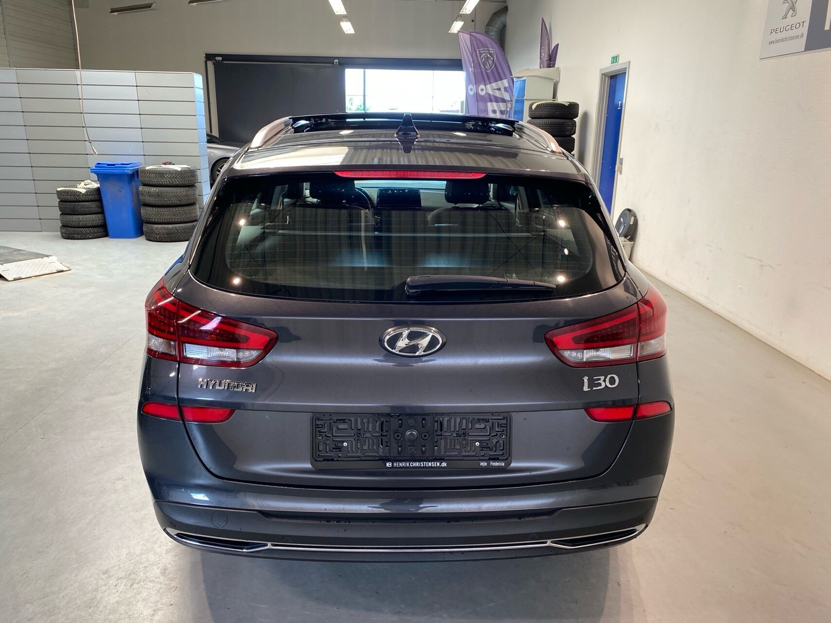 Grå Hyundai i30 fra 2021