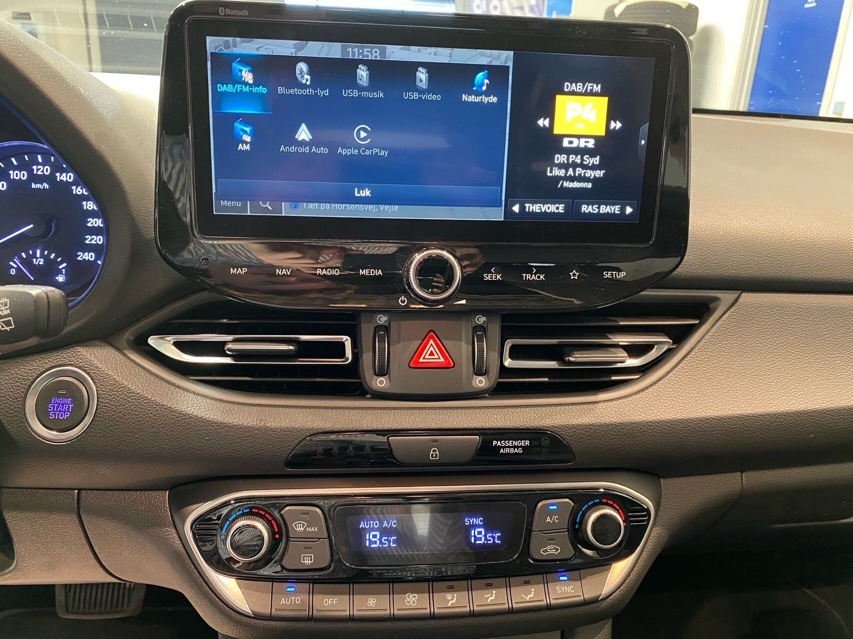 Grå Hyundai i30 fra 2021