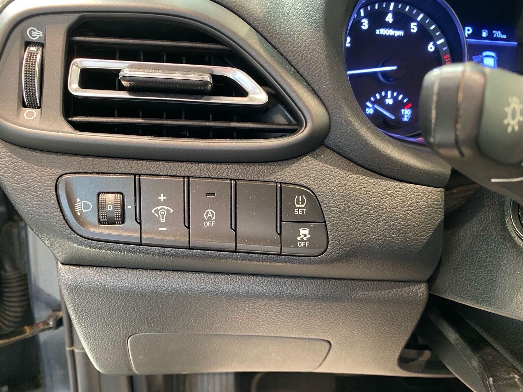 Grå Hyundai i30 fra 2021