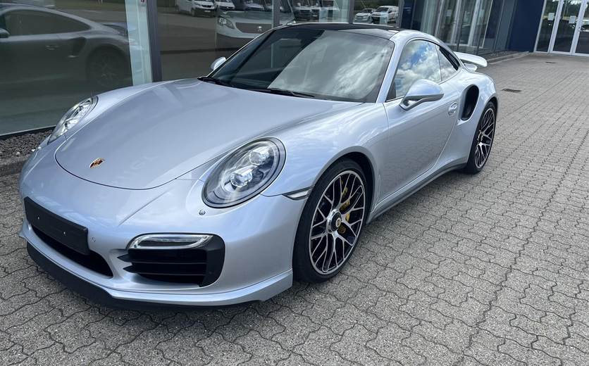 Porsche 911 3,8 Turbo S 4x4 560HK 2d 7g Aut.