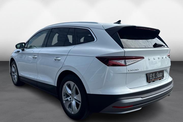 Hvid Skoda Enyaq fra 2022