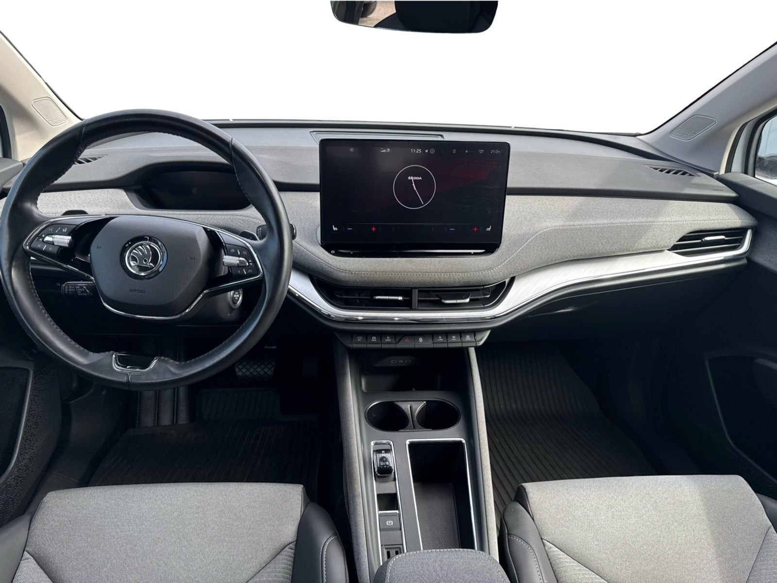 Hvid Skoda Enyaq fra 2022