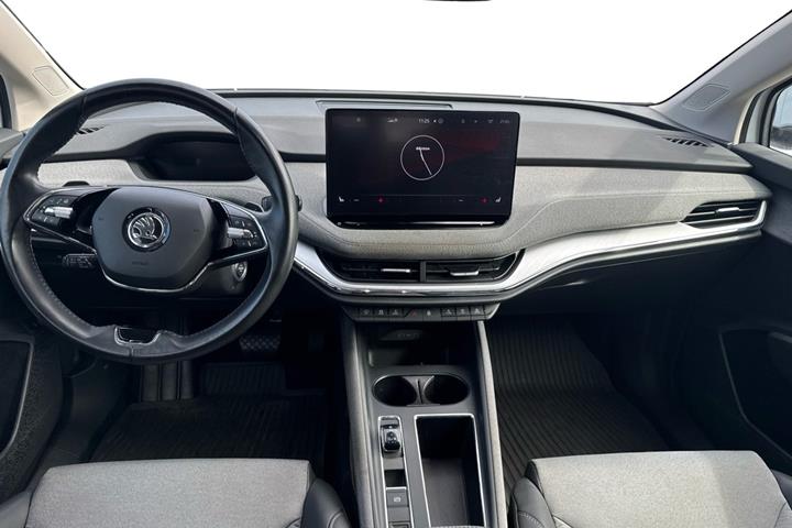 Hvid Skoda Enyaq fra 2022
